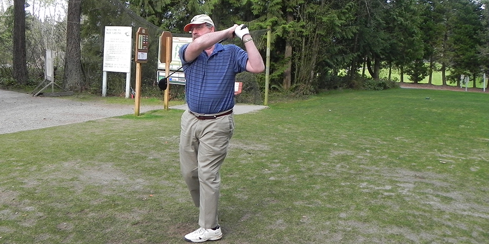john-golf-swing-knee-replacement_dscn0926_980x460px