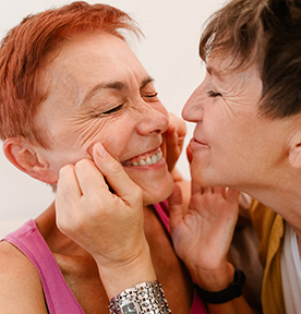 couple_female_closeup_ss_2103815939_276x288px